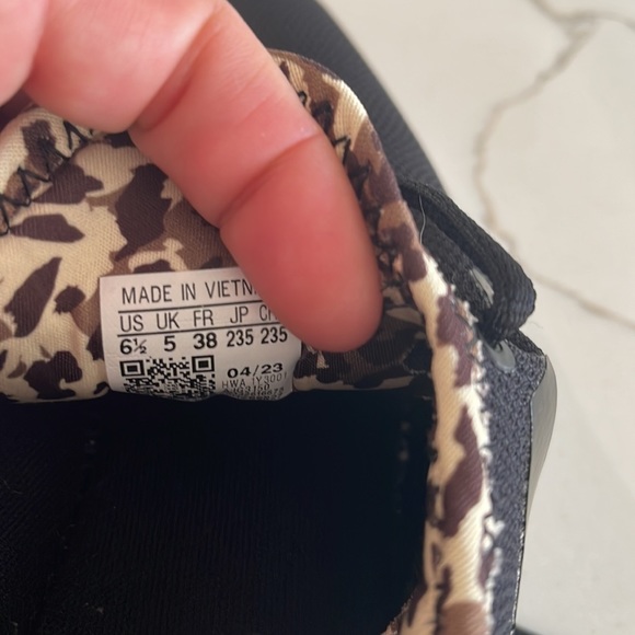 Adidas Cloudfoam shoes - Picture 3 of 5